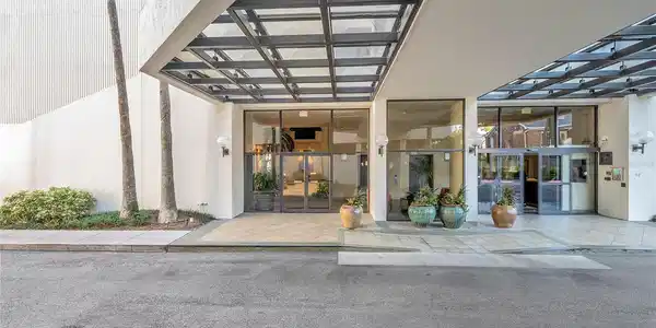 2413 BAYSHORE BOULEVARD