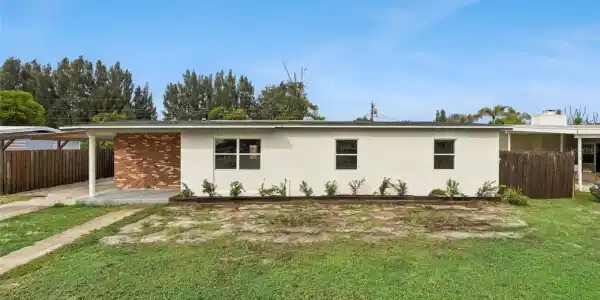 1061 BIANCA DRIVE NE