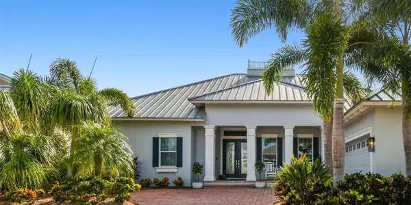 633 MANNS HARBOR