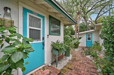 642 LAFAYETTE COURT