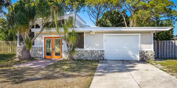 6912 ALDERWOOD