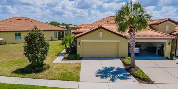 5472 SUNSET FALLS