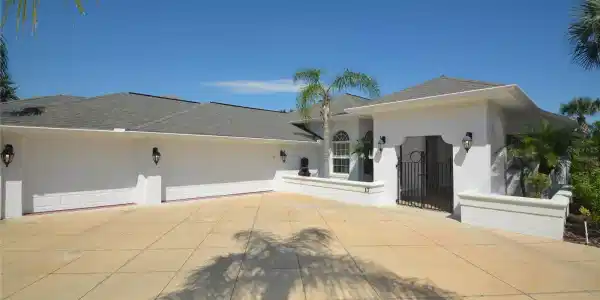 17 OASIS CIRCLE