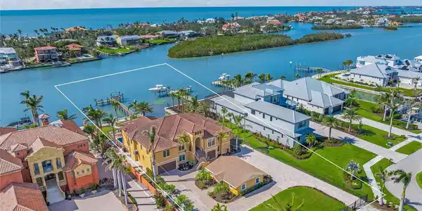 471 BAYSHORE ROAD