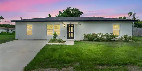 845 KENILWORTH COURT
