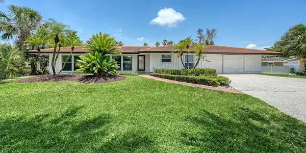 223 SEAGULL LANE