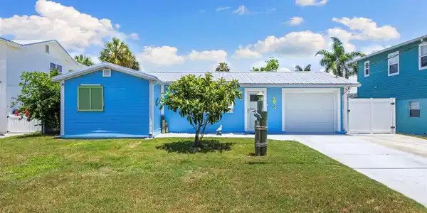 4492 KINGSTON DRIVE