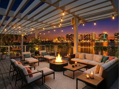 1832 VENETIAN POINT DRIVE