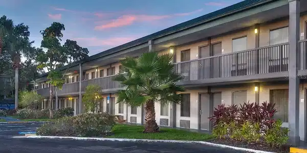 7150 TAMIAMI