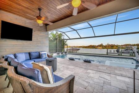 1027 KESTREL COURT