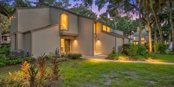 13 MID OAKS CIRCLE