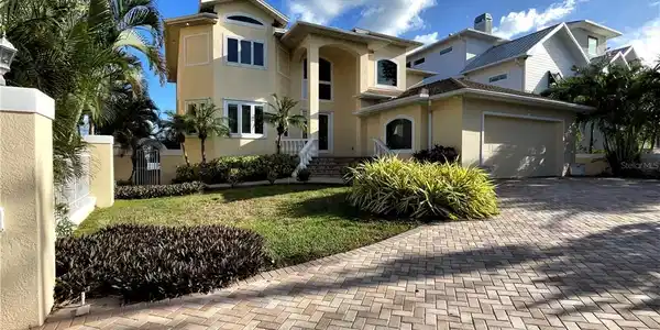 901 HARBOR