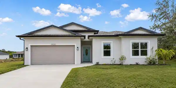 19092 WOODBINE AVENUE
