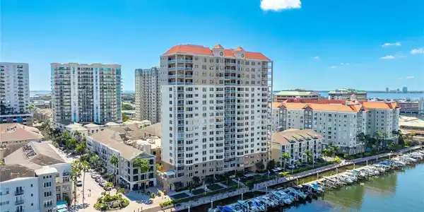 371 CHANNELSIDE WALK WAY
