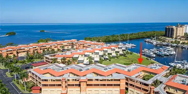 3250 SOUTHSHORE DRIVE
