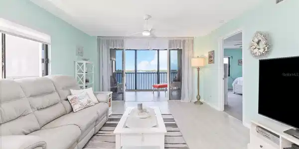 300 SYKES CREEK