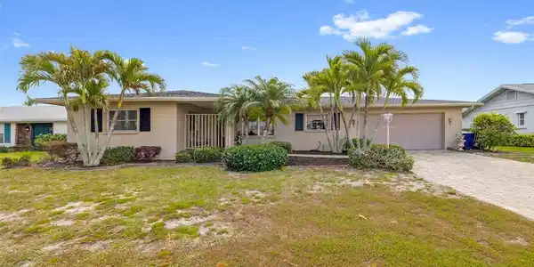 3136 GULF GATE DRIVE