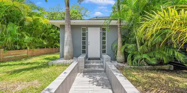 900 GRAND CENTRAL STREET