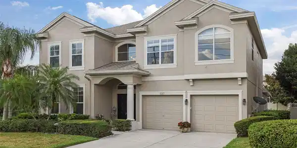 527 HARBOR GROVE CIRCLE