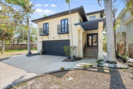 4964 COMMONWEALTH DRIVE