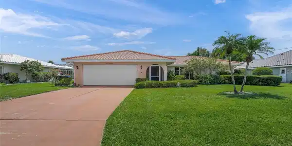 464 RUBENS DRIVE E