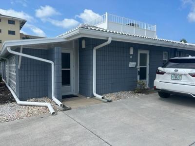 1205 TARPON CENTER