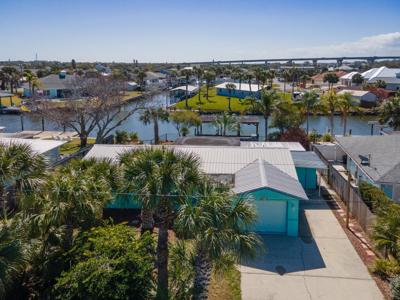 304 PALM CIRCLE