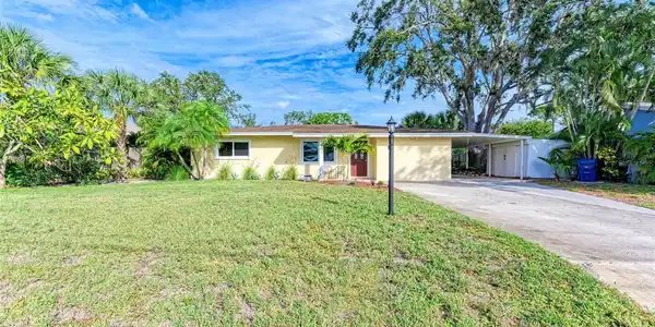 502 DONA DRIVE