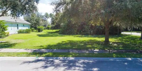 Image 4 Image 4