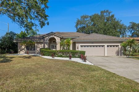 168 WOODCREEK DRIVE N