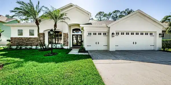 10319 GREENHEDGES