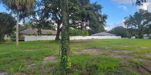 801 25TH E