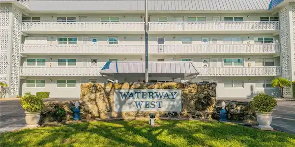 315 N CAUSEWAY