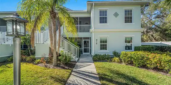 900 GARDENS EDGE DRIVE