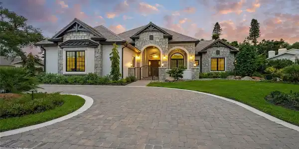1575 EASTBROOK DRIVE