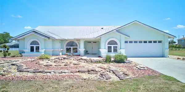 25380 VANTAGE LANE