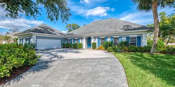 17 DOMINICA DRIVE
