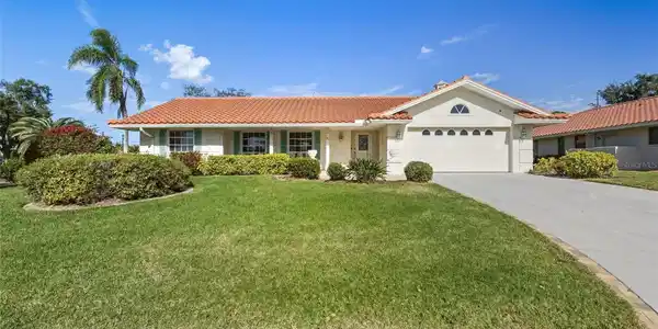 186 WINDWARD DRIVE