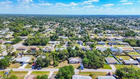 2538 LAKESHORE CIRCLE