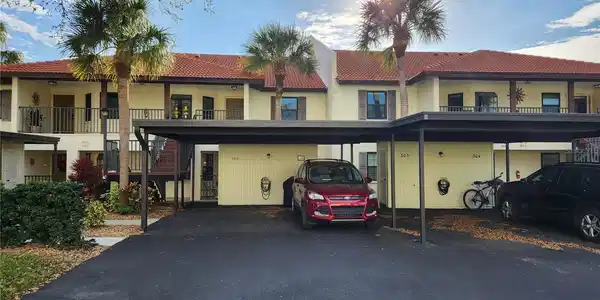 305 PINE HOLLOW CIRCLE