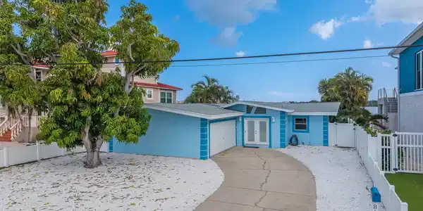 814 BAY POINT DRIVE