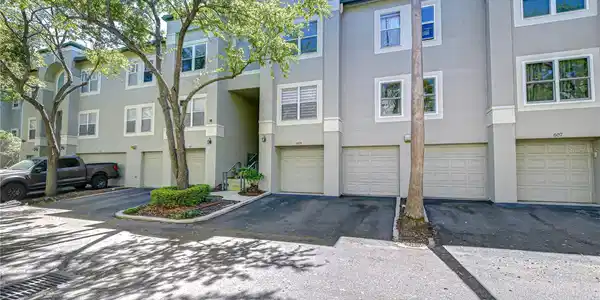 609 TROPICAL BREEZE WAY