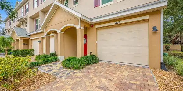 876 CALLISTA CAY LOOP