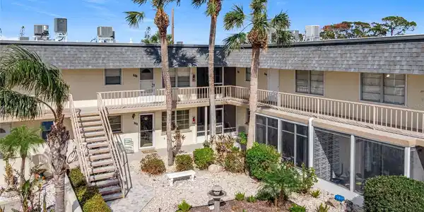 200 PARK BOULEVARD N