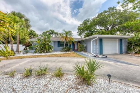 3051 GULF GATE DRIVE