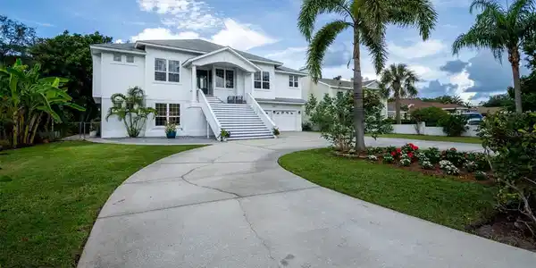 1605 GULF ROAD