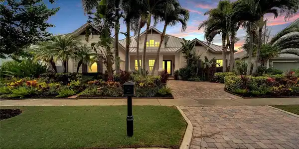 607 MANNS HARBOR DRIVE