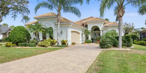 55 RIVERWALK DRIVE S