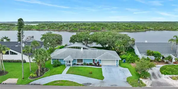3558 JOHN ANDERSON DRIVE