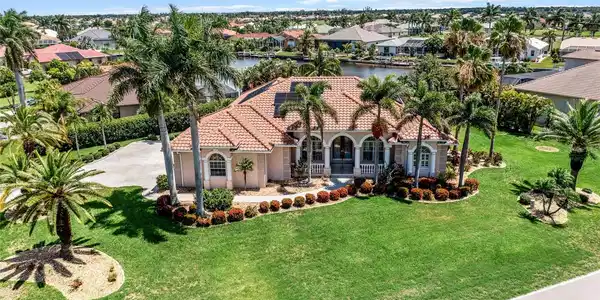 546 MARSEILLES COURT